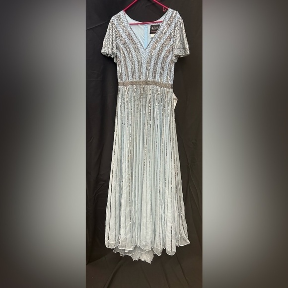 Mac Duggal 5444 NWOT Flutter Sleeve Embellished Plunge Neck A Line Gown - Picture 3 of 5